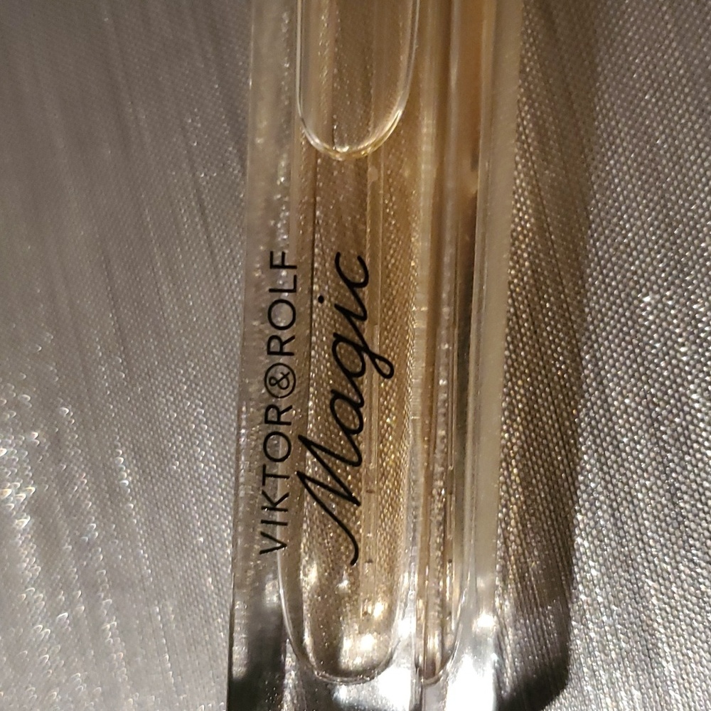 Victor Rolf - Picture 2 of 2